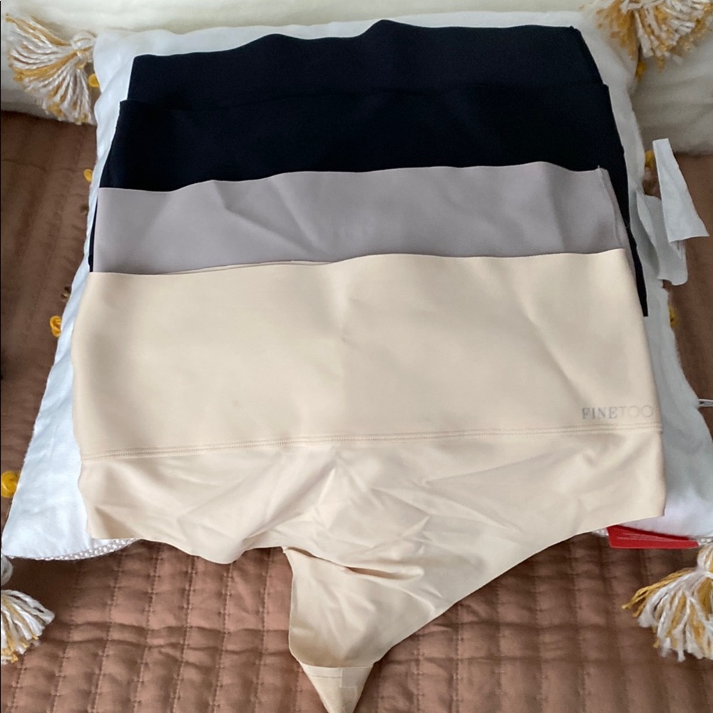 Set of Three Seamless Underwear